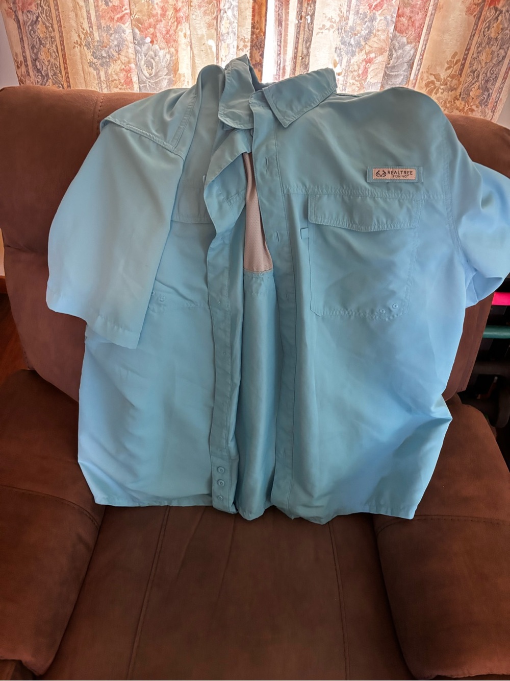Realtree Men’s Short-Sleeve Light Blue Shirt
